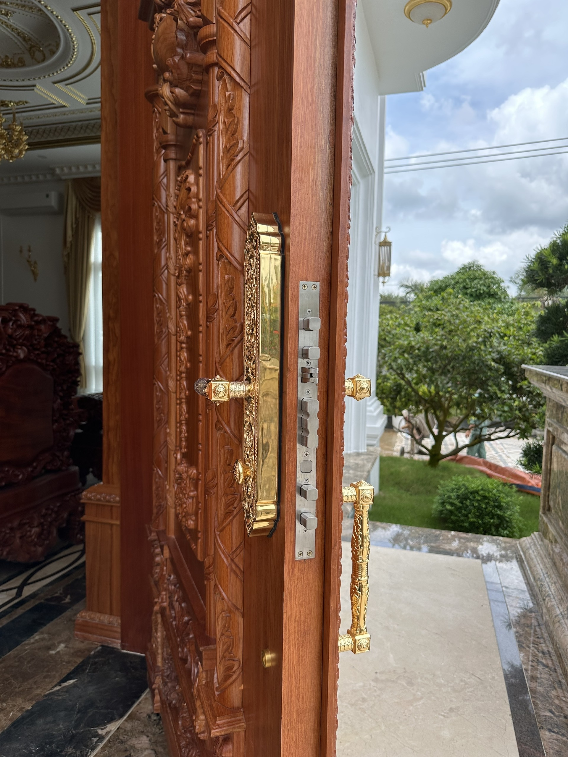 Khóa cửa vân tay tân cổ điển Kassler KL-999 Mạ vàng 24K