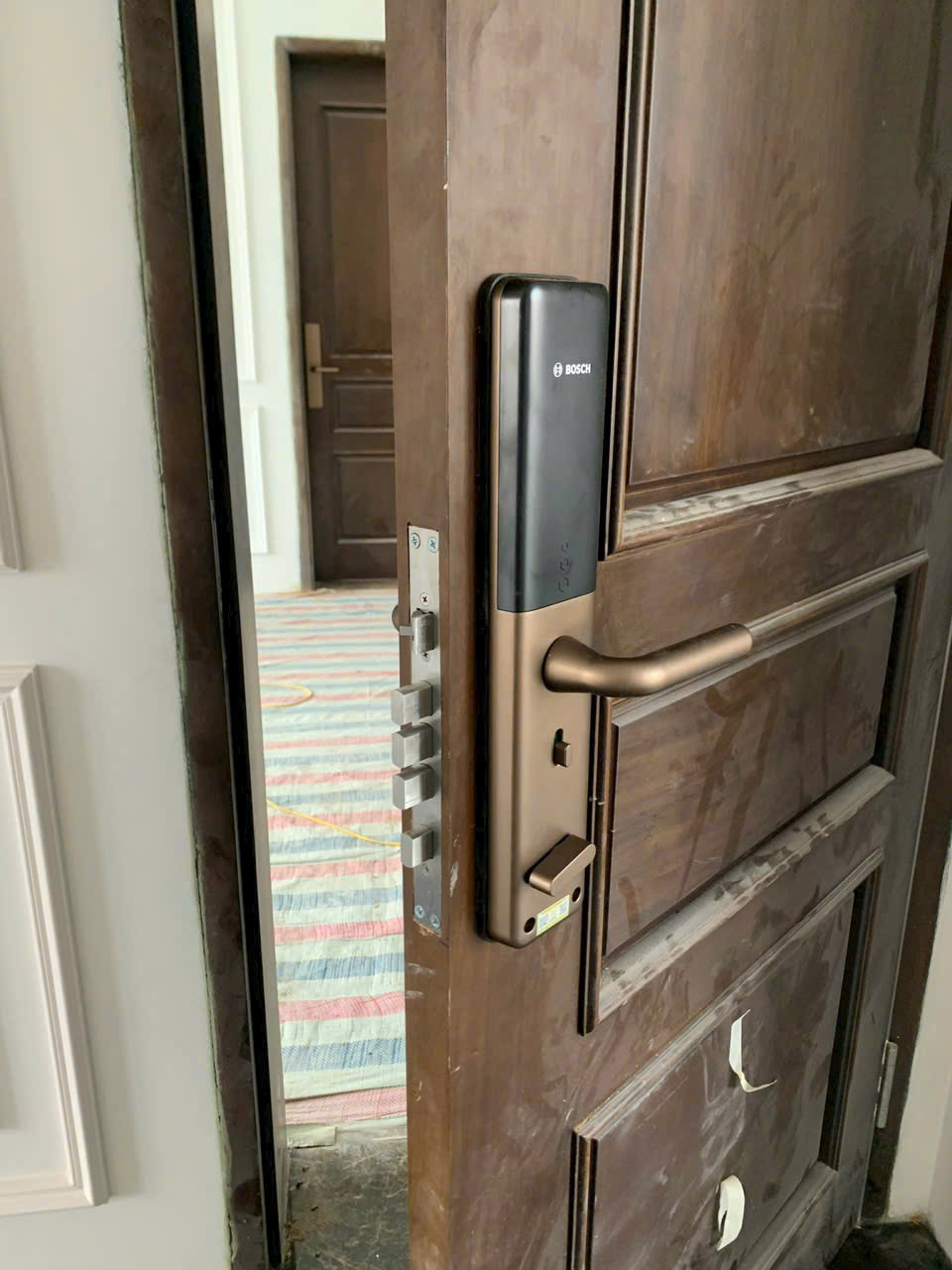 Khóa cửa vân tay cao cấp BOSCH ID80